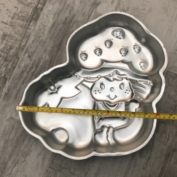 Vintage 1981 Strawberry Shortcake Cake Pan - Picture 5 of 6